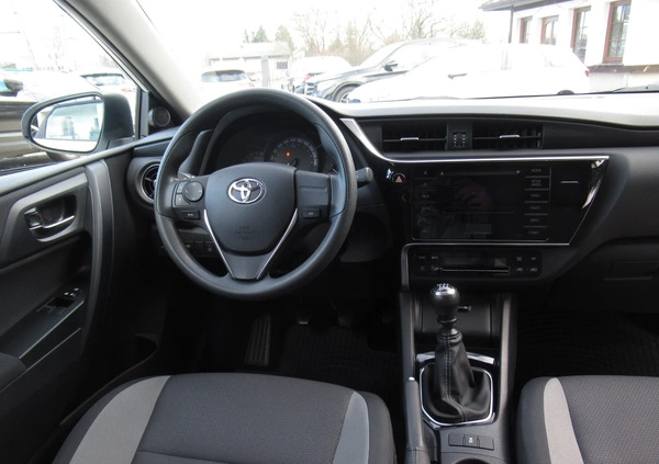 Toyota Auris cena 47896 przebieg: 59450, rok produkcji 2018 z Milanówek małe 154